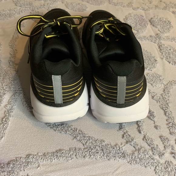 AVIA - Picture 7 of 9